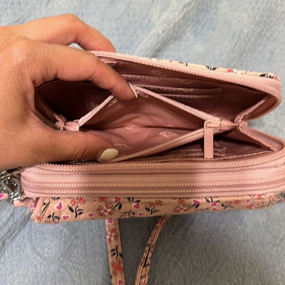 Vera Bradley RFID All in One Crossbody in Sweethearts and Flowers - Picture 8 of 9